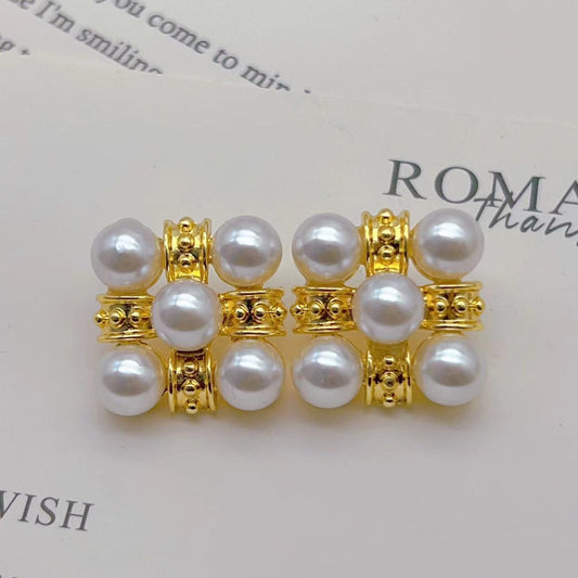 Classic fragrance imitation pearl earrings